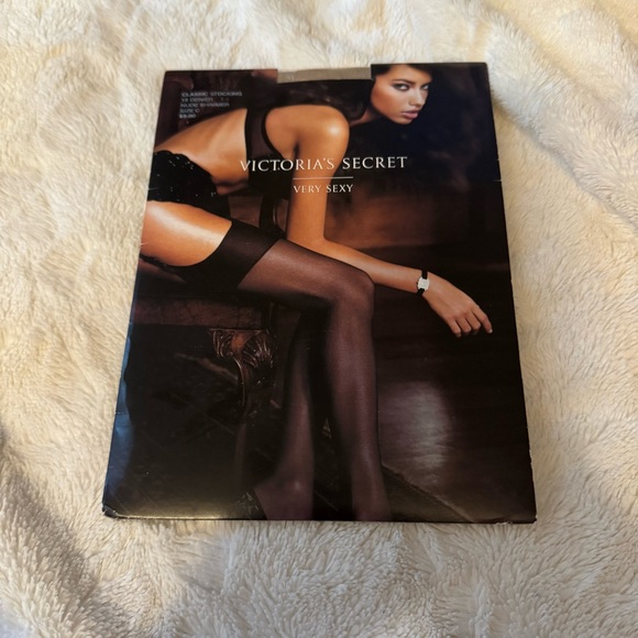 Victoria's Secret‎ NWT Very Sexy Classic Stockings 15 Denier Size C Nude Shimmer - Picture 1 of 2